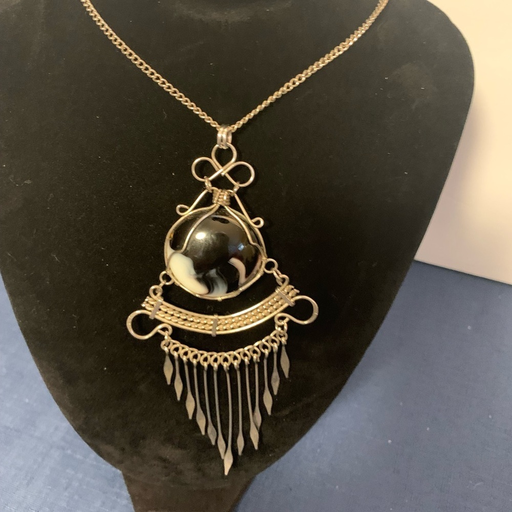 2/$19 Beautiful necklace